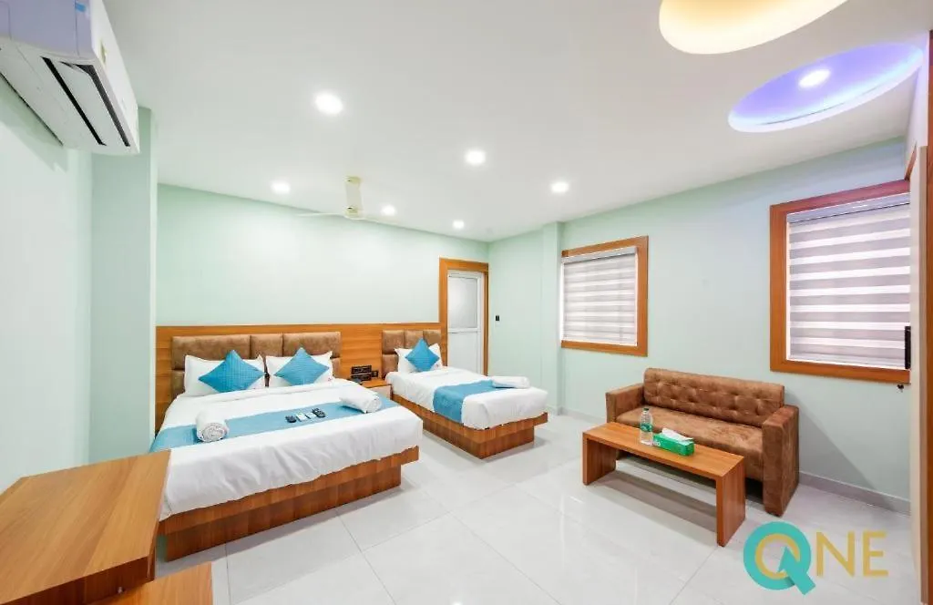 Glitz Hotels Q One - Nr Ernakulam Junction Kochi