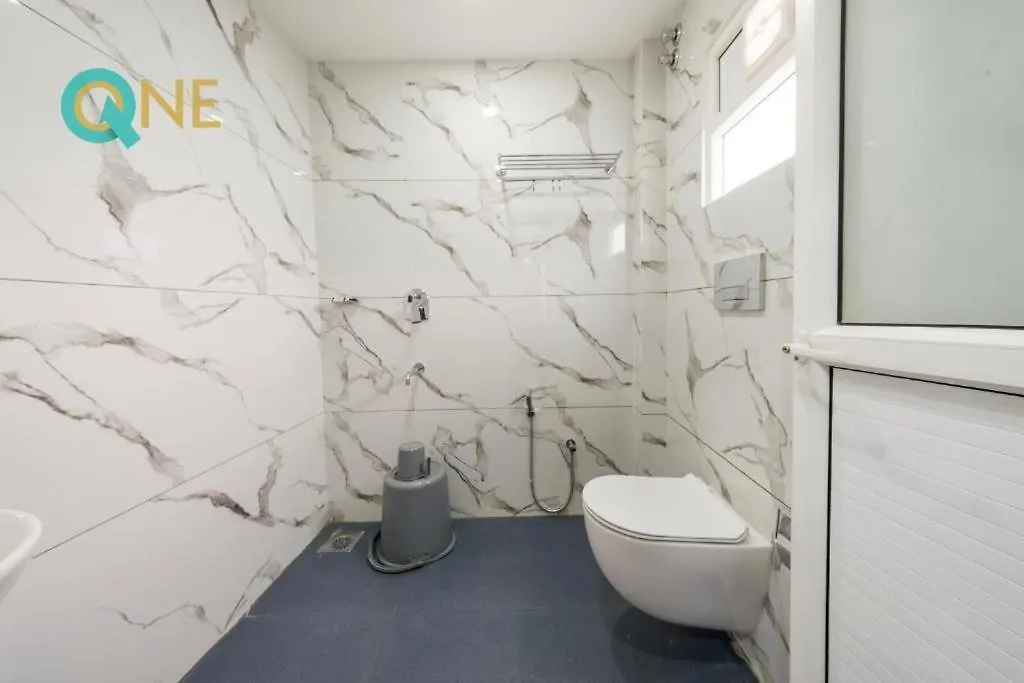 Glitz Hotels Q One - Nr Ernakulam Junction Kochi