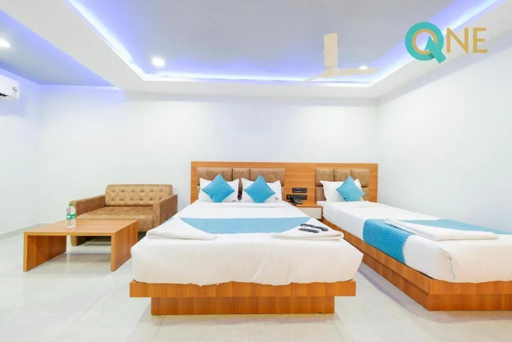 Kochi Glitz Hotels Q One - Nr Ernakulam Junction