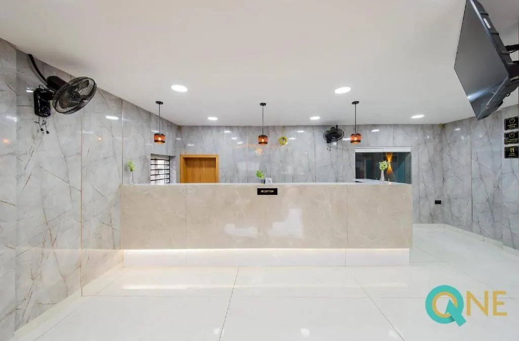 Kochi Glitz Hotels Q One - Nr Ernakulam Junction